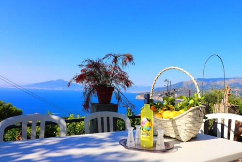 Breathtaking views of the Bay of Naples and Mount Vesuvius