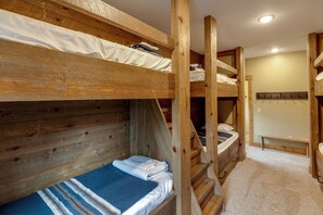 5 camere, ferro/asse da stiro, culla da viaggio, Wi-Fi (a pagamento)