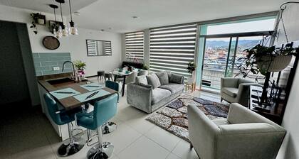 Charming 2-bedroom condo apartment with WiFi, fitness & pool in San José