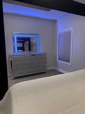 4 bedrooms, iron/ironing board, free WiFi, bed sheets