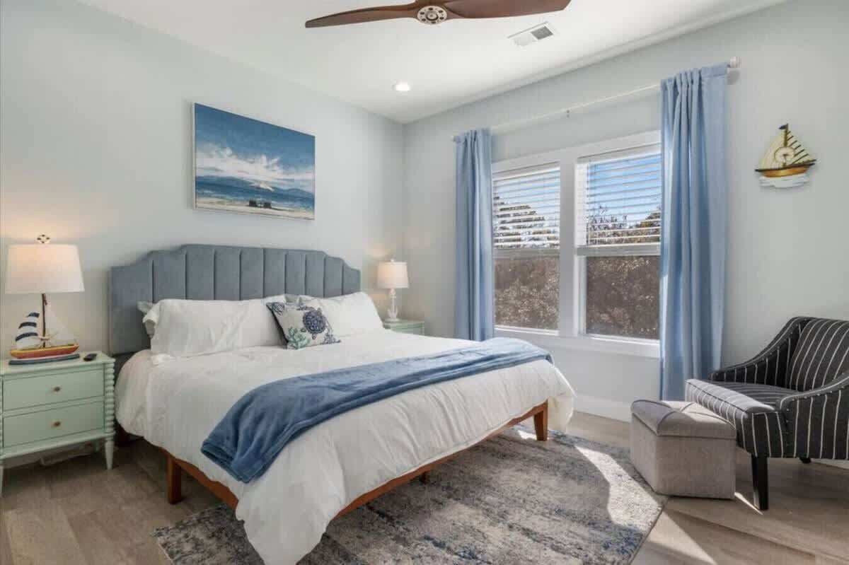 4 bedrooms, desk, iron/ironing board, travel crib