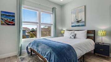 4 bedrooms, desk, iron/ironing board, travel crib