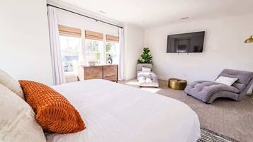 4 bedrooms, desk, travel cot, free WiFi