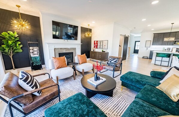 Smart TV, fireplace, video games, table tennis