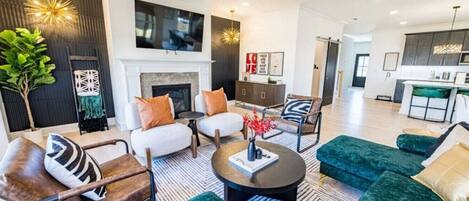 Smart TV, chimenea, videojuegos y tenis de mesa