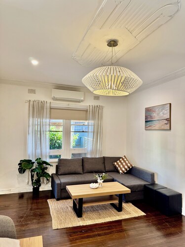 Comfy family home(15 mins to CBD & beach)