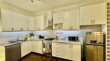 Fridge, microwave, oven, coffee/tea maker
