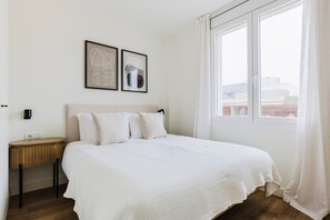 2 chambres, fer et planche à repasser, Wi-Fi, draps fournis