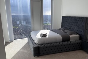 3 bedrooms, free WiFi, bed sheets