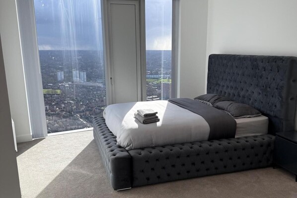 3 bedrooms, free WiFi, bed sheets