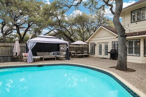 Pool - Whisper - A Birdy Vacation Rental (San Antonio)