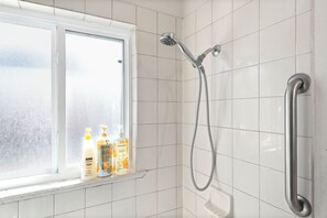 Hair dryer, towels, soap, toilet paper - LoHi Home – Walk to Dining, Bars, Downtown and more! (Denver)