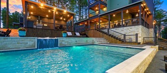 Luxury Cabin | Heated Pool, Hot Tub, Game Loft, Pickleball Court | Sleeps 23 – Risky Business