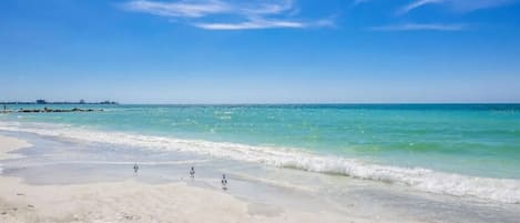 Una playa cerca