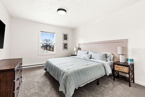 4 間睡房、熨斗/熨衫板、可攜式嬰兒床、免費 Wi-Fi