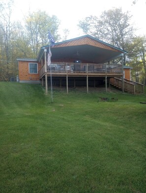 Exterior - Exclusive lake front property. Nothing but the ritz. Outdoor kitchen & hot tub. (Hale)