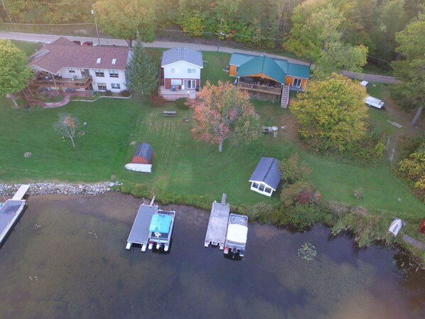 Exterior - Exclusive lake front property. Nothing but the ritz. Outdoor kitchen & hot tub. (Hale)