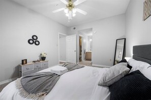 2 bedrooms, desk, iron/ironing board, free WiFi