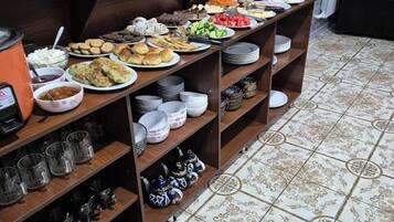 Desayuno bufé gratuito y diario