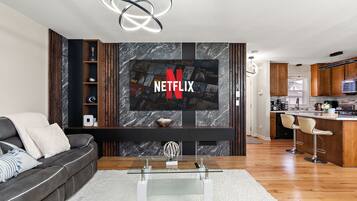 TV connectée, vidéothèque, chaîne hi-fi, écrans d'ordinateur