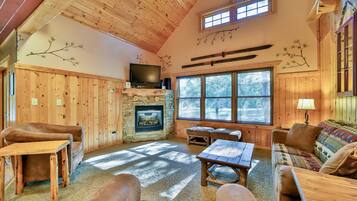 TV, fireplace, DVD player, table tennis