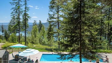 Inomhuspool och uppvärmd pool