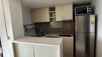 Superior Room, Balcony, City View | Bathroom | Combined shower/bathtub, hair dryer, towels, soap