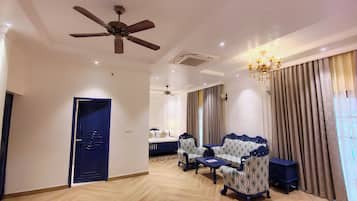Executive Double Room, Garden View | 1 bedroom, iron/ironing board, free WiFi