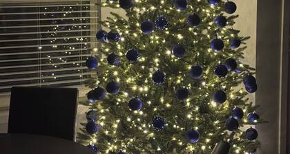 Modern 3-Bedroom Townhome with Full Amenities – Your Home Away from Home!