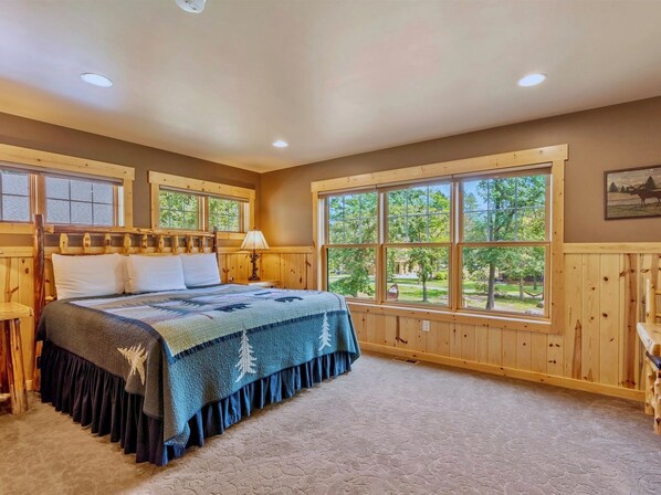 4 makuuhuonetta, vauvan matkasänky, ilmainen Wi-Fi, vuodevaatteet