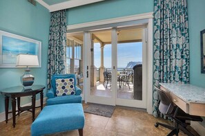 TV - Oceanfront unit offers beautiful Atlantic views from a private balcony (Saint Simons Island)
