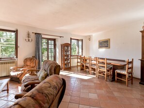 Télévision, cheminée