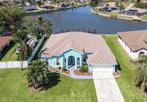 Exterior - Amalfi Shore - with a Serene Freshwater Canal View - Vesteva (Cape Coral)