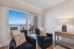 Smart TV, stereo - Turtle Nest - An Oasis In The Dunes! (Amelia Island)