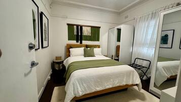 1 bedroom, desk, iron/ironing board, WiFi
