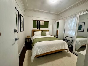 1 bedroom, desk, iron/ironing board, WiFi