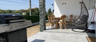 Trinity House - 5 minutes drive to Albena Beach!