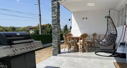 Trinity House - 5 minutes drive to Albena Beach!