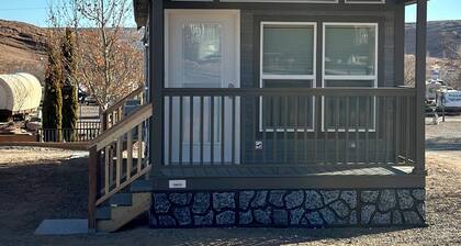Cozy Tiny Home King Room #13A