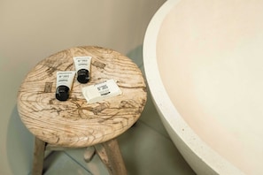 Shower, hair dryer - Aquabelle Six - the perfect Rye couples retreat (Rye)