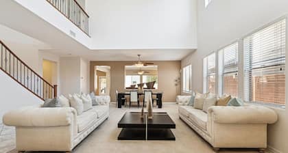 Pinnacle Breeze-Private Backyard-Mins to Six Flags