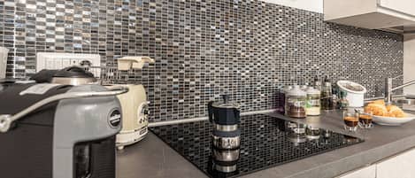Standard Apartment, Multiple Bedrooms, 2 Bathrooms (Lusa Apartment) | Private kitchen | Fridge, microwave, oven, stovetop