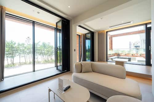 Premium Garden Suite Room | Sábanas de algodón egipcio, ropa de cama de alta calidad y edredón