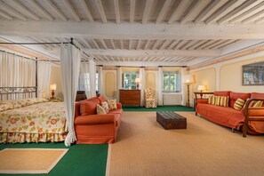8 室のベッドルーム、アイロン / アイロン台、旅行用ベビーベッド、WiFi (無料)