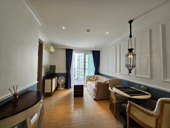 1 bedroom, in-room safe, desk, laptop workspace
