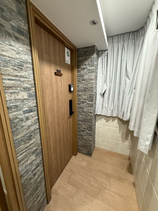 Exterior - Rest Inn (Kowloon)