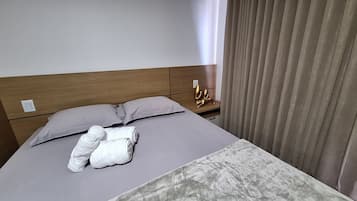 1 quarto, escrivaninha, ferros/tábuas de passar roupa, Wi-Fi de cortesia