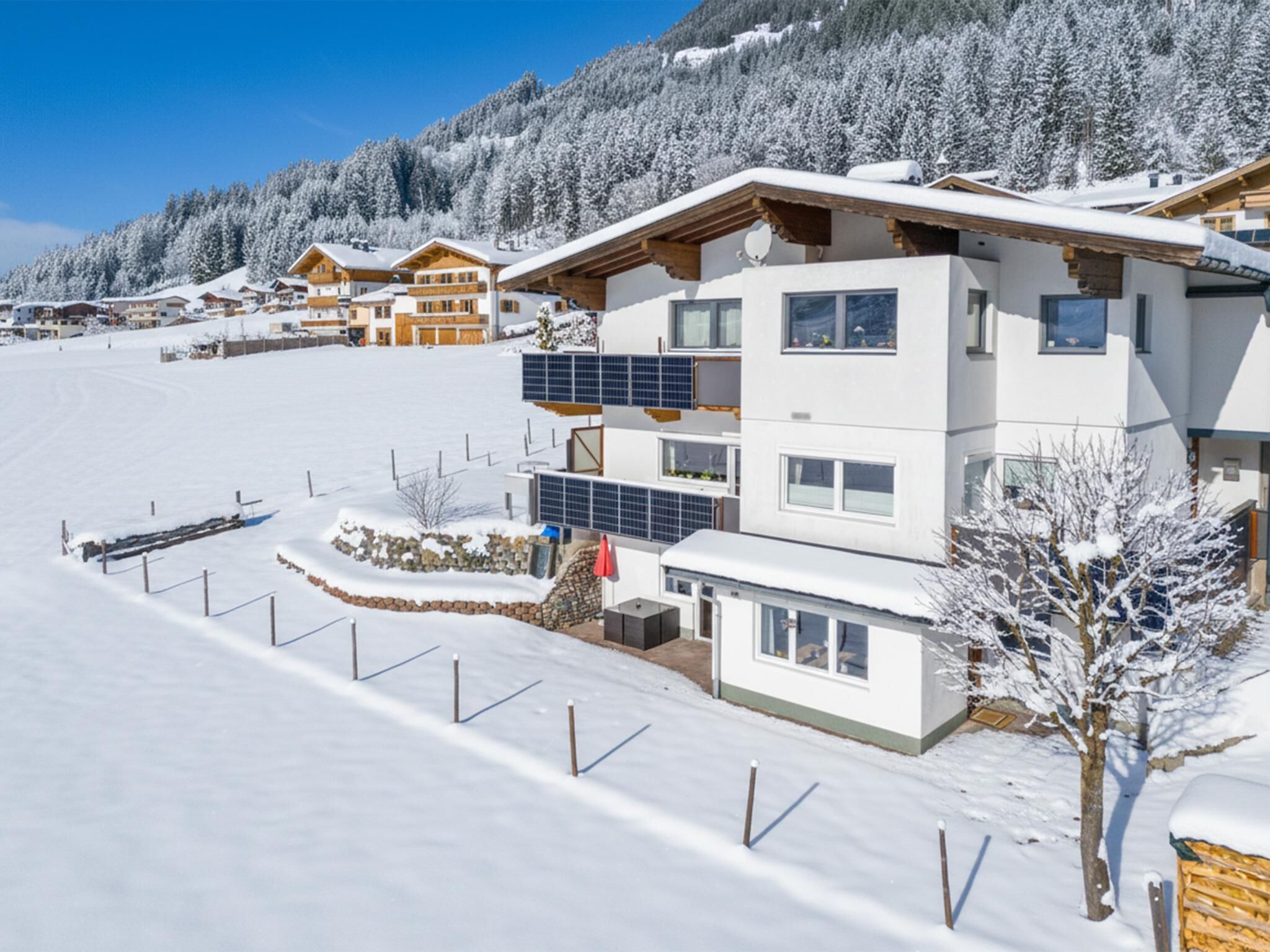 Außenseite Ferienhaus [Winter]