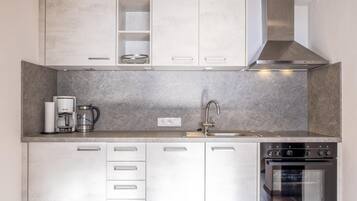 Kühlschrank, Ofen, Herdplatte, Geschirrspüler