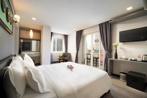 ห้องดีลักซ์ดับเบิล | 1 ห้องนอน, เครื่องนอนระดับพรีเมียม, เตียงพร้อมฟูกเสริมที่นอน, มินิบาร์
